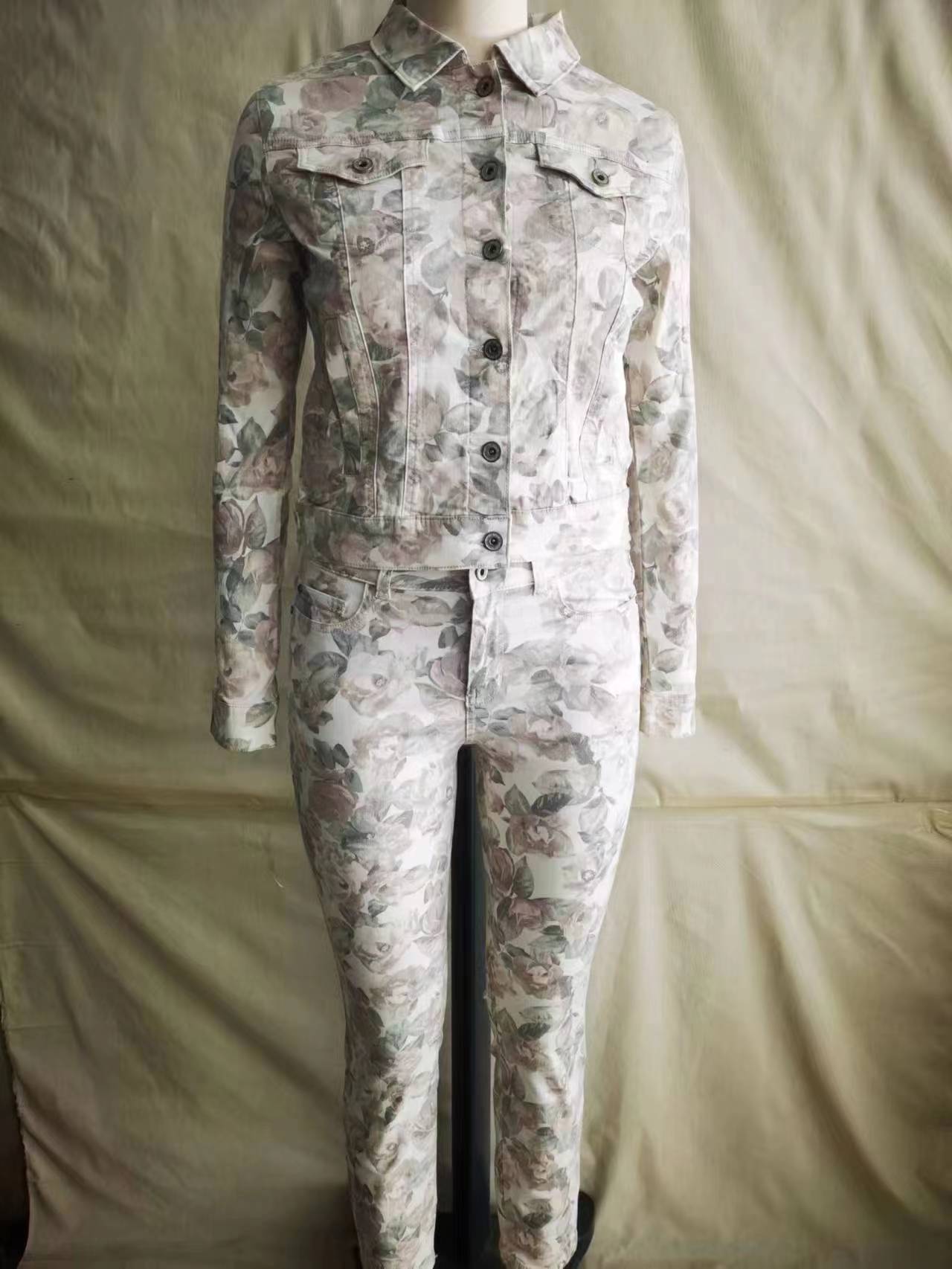 PRINT TWILL JACKET_青島紡聯(lián)集團(tuán)進(jìn)出口有限公司
